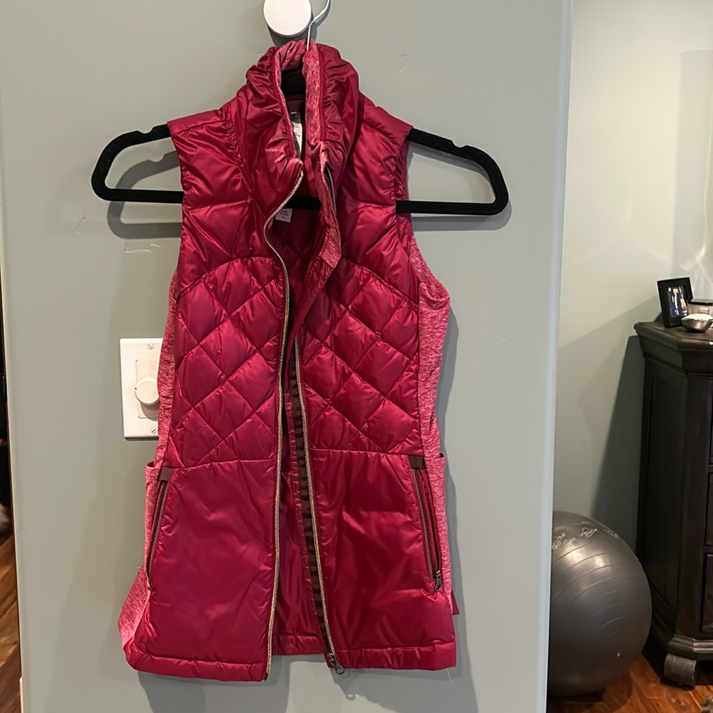 Like new Lululemon women’s vest size 2